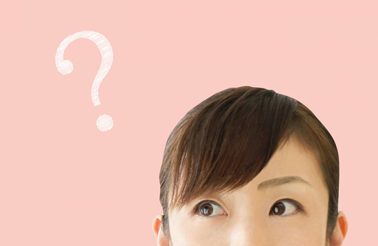 疑問を持つ女性